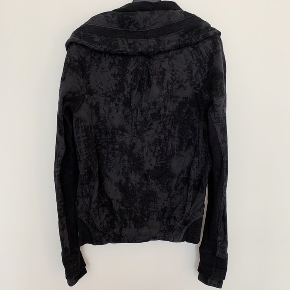 Lululemon To Class Jacket sz 4 Black - Picture 3 of 3
